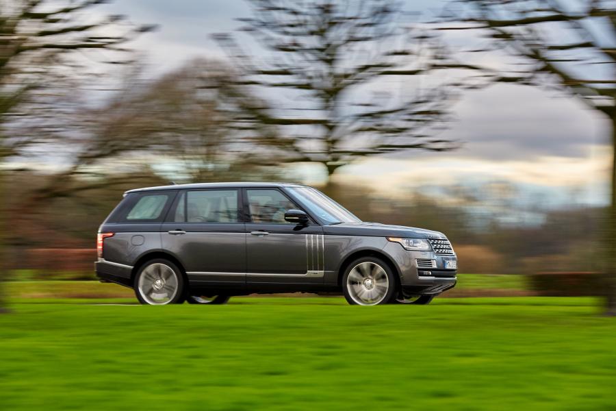  Land Rover Range Rover SVAutobiography LWB 2015 года  (фото 22 из 24)